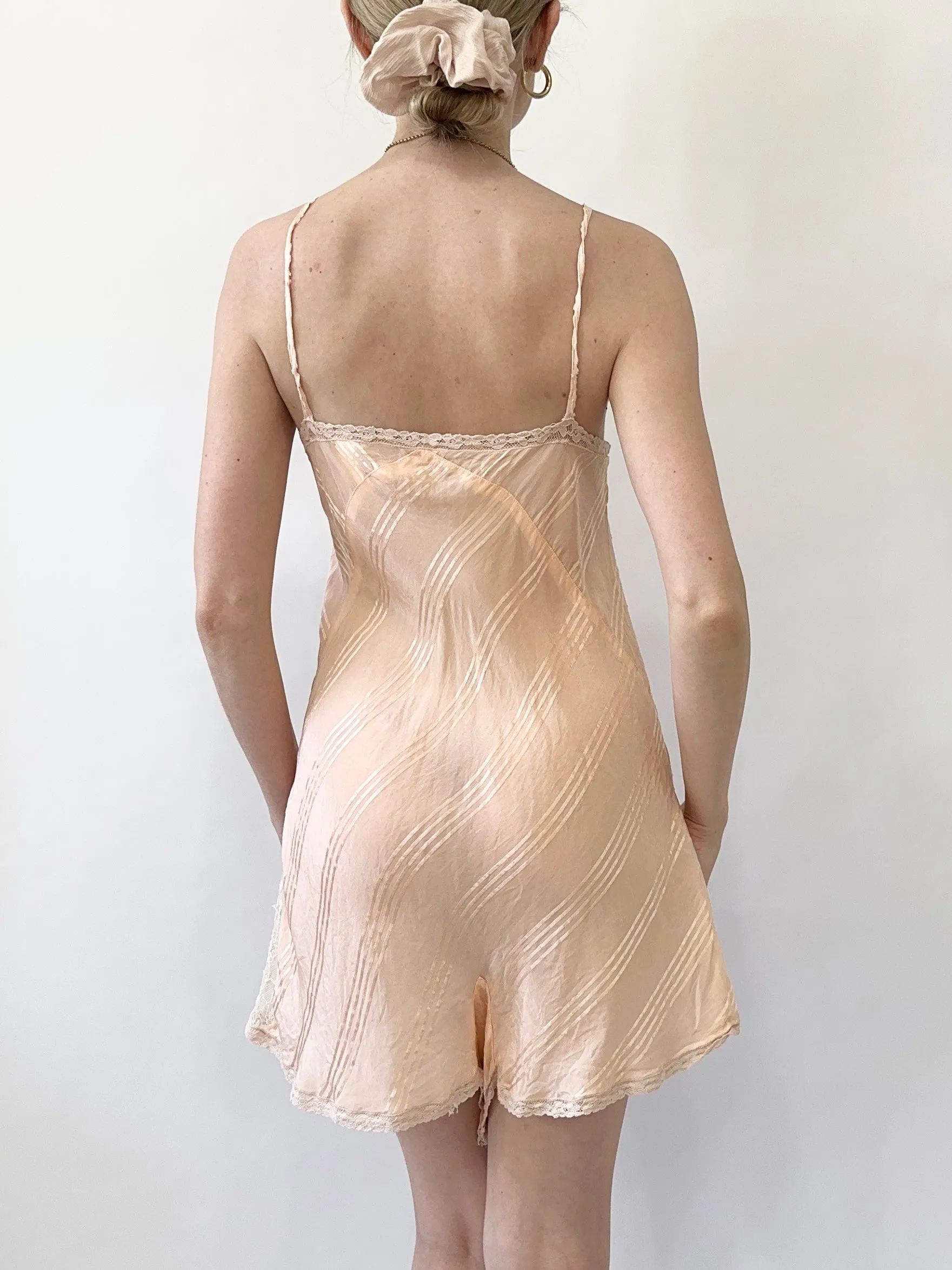 1920s Peach Silk Step In (S/M)