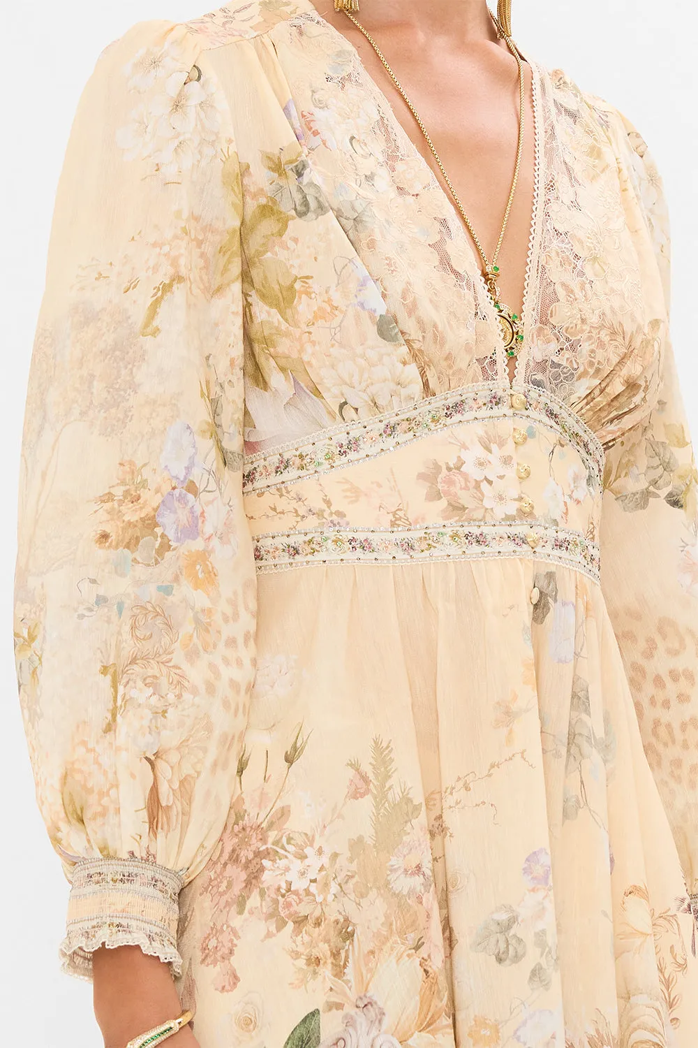 BUTTON DRESS WITH SHAPED WAISTBAND ADORNED IN ANTIQUITY