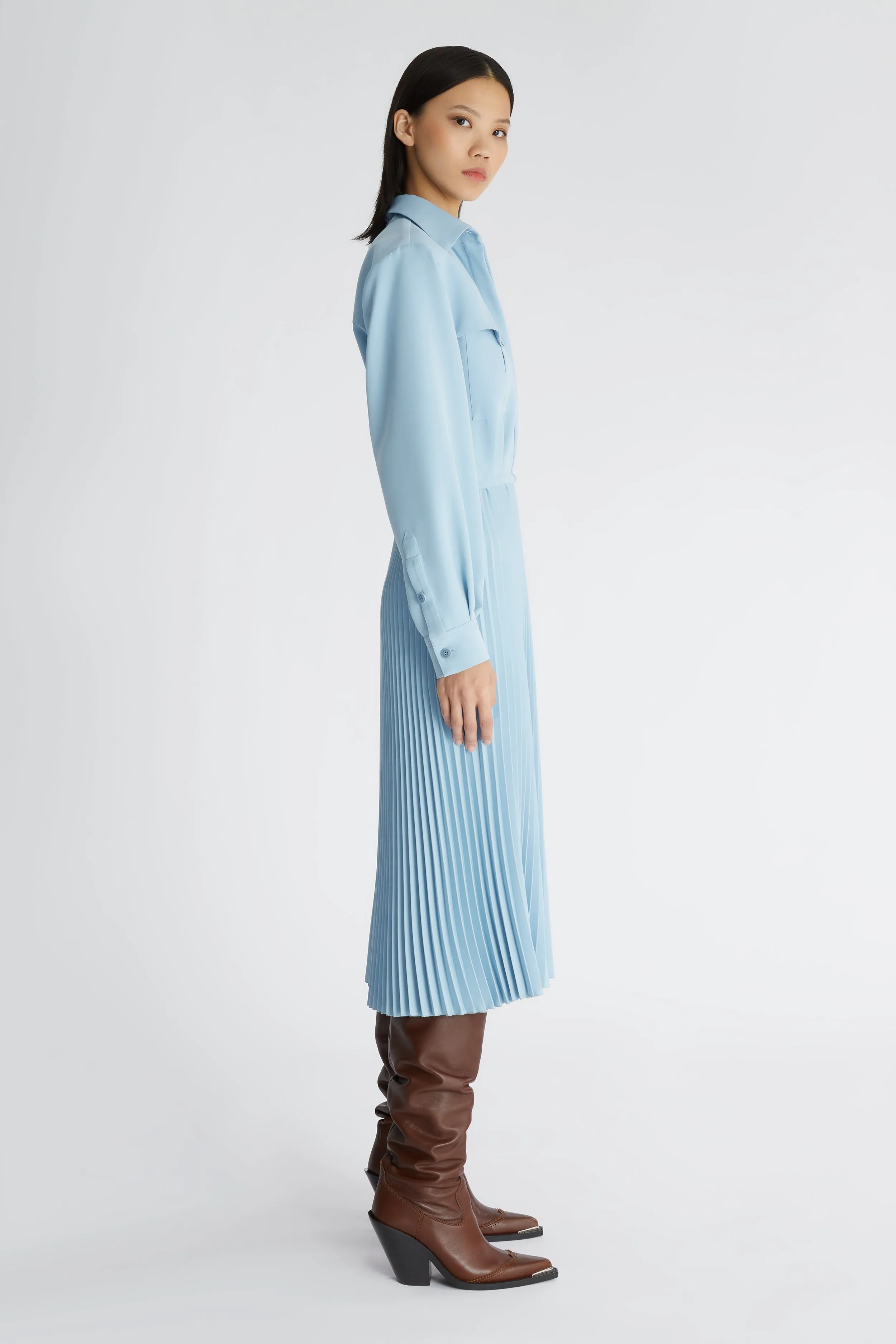 Chemisier dress with pleated skirt and pockets