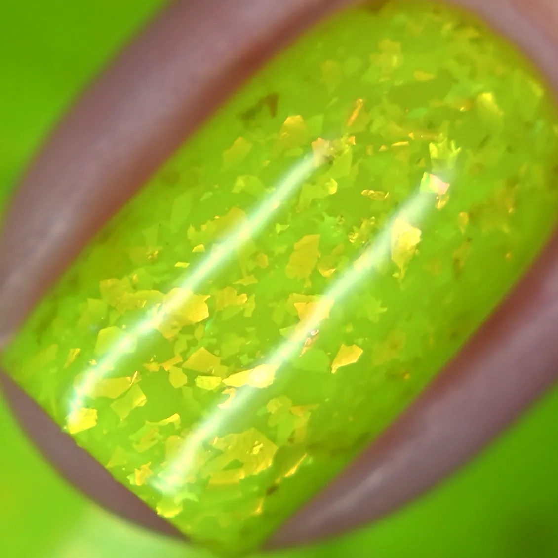 KBShimmer - Nail Polish - Easy Glowing