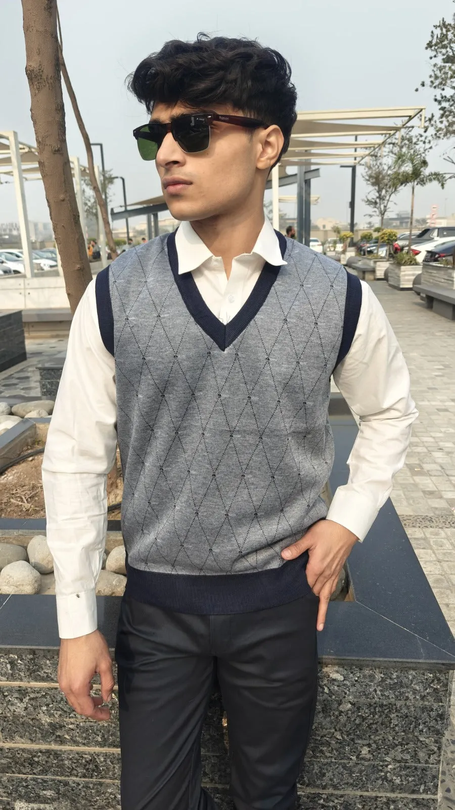 Men’s gray sleeveless imported sweater