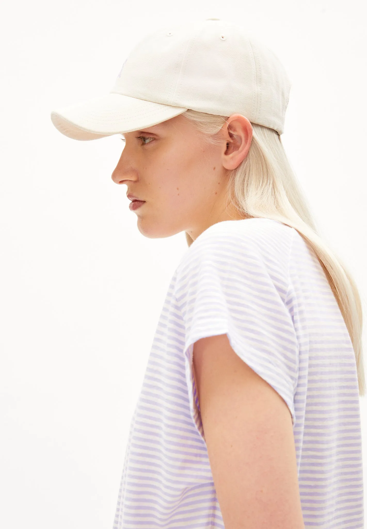 t-shirt - oneliaa striped - lilac / oatmilk